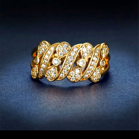 Ladies Zircon Ring. - Picture 7 of 7